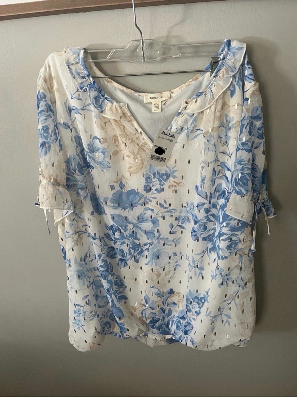 NWT women’s floral blouse XL